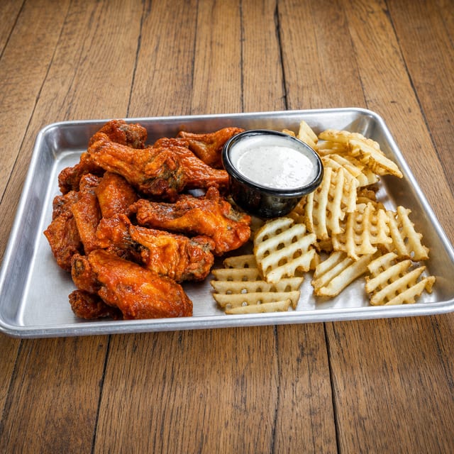 Traditional Wings (10 Pieces).