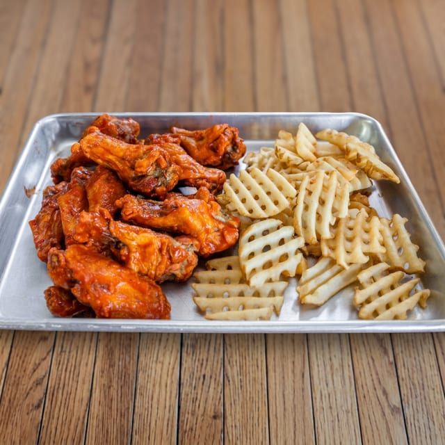 Traditional Wings (10 Pieces).